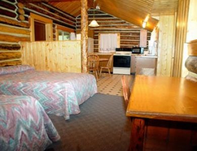 Pahaska Tepee Resort twin room