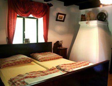 Golden Oriole Room
