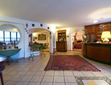 Albergo paradiso-hall