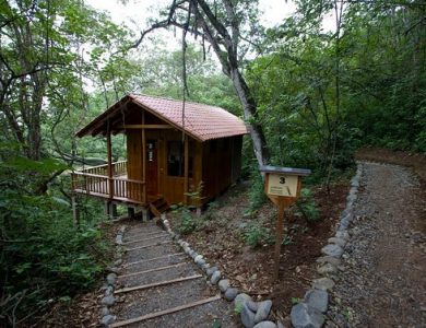 Urraca - outside-one-of-the-cabins